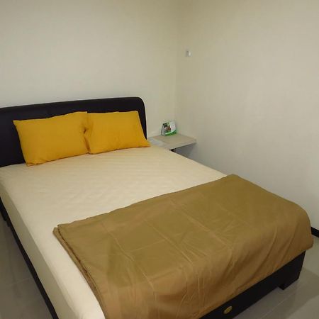 Budget Guest House Tunas Mandiri Jaya マラン エクステリア 写真