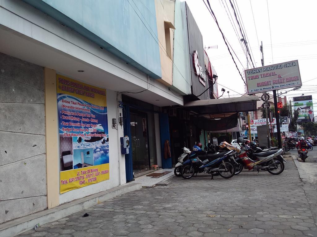 Budget Guest House Tunas Mandiri Jaya マラン エクステリア 写真