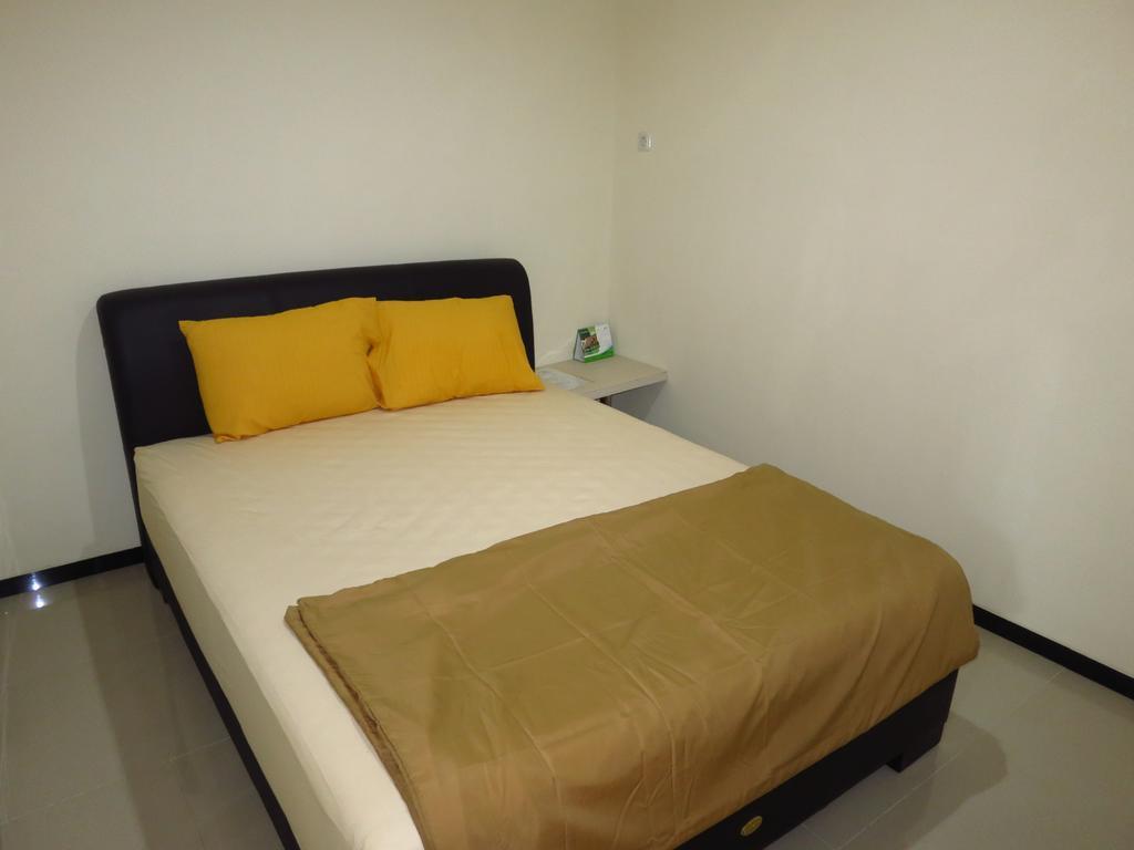Budget Guest House Tunas Mandiri Jaya マラン エクステリア 写真
