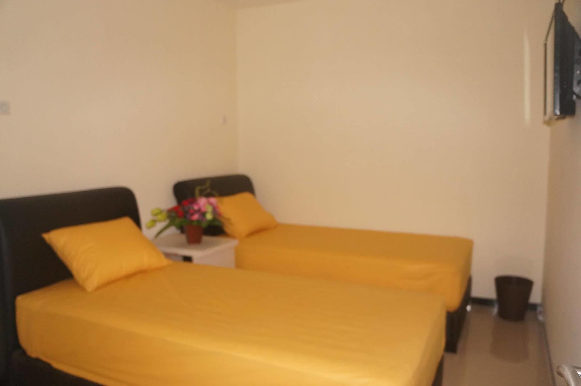 Budget Guest House Tunas Mandiri Jaya マラン エクステリア 写真
